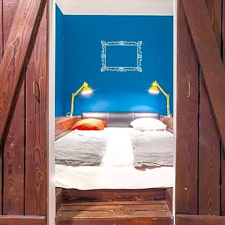 Hedonist Budapest