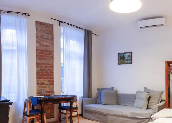 Hedonist Apartahotel