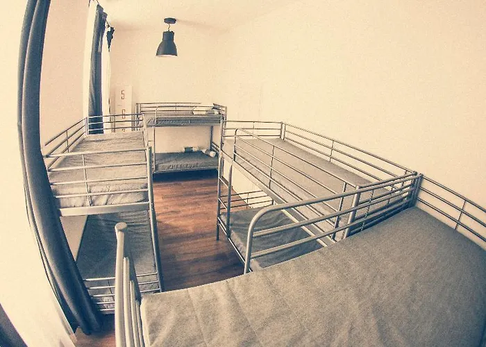 Hedonist Apartahotel