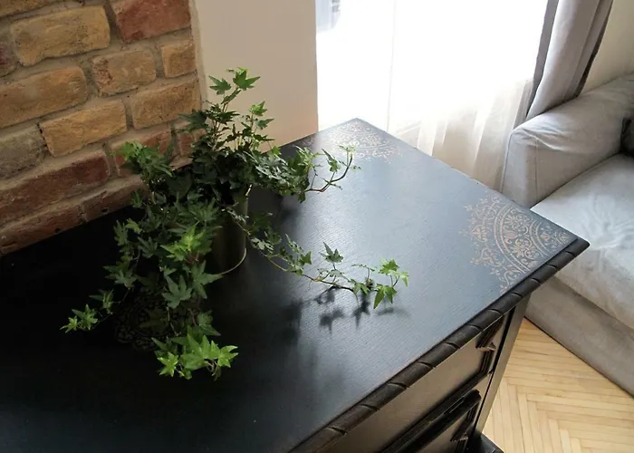 Hedonist Apartahotel