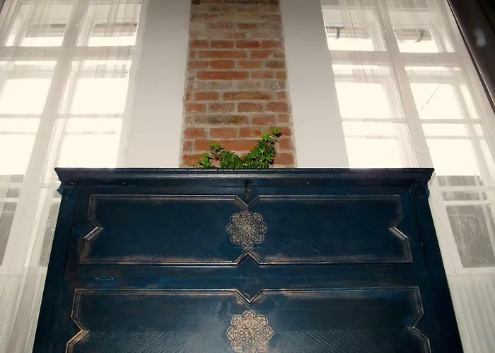 Hedonist Apartahotel