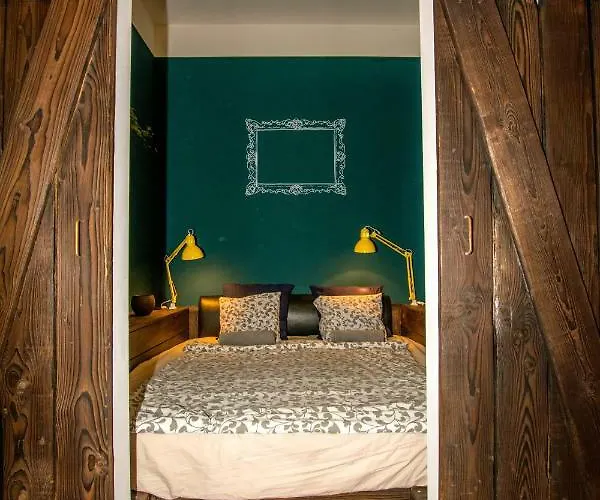 Hedonist Apartahotel 3*