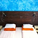 Hedonist 3*
