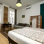 Hedonist Apartmanhotel 3*
