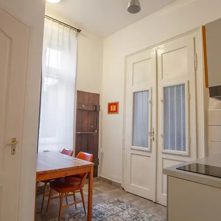 Апарт-отель Hedonist Lodge Будапешт