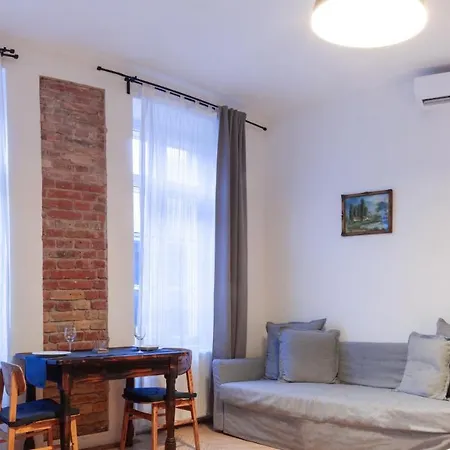 Hedonist Lodge Aparthotel