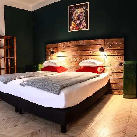 Hedonist Lodge