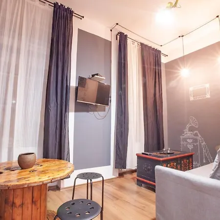 Апарт-отель Hedonist Lodge 3*