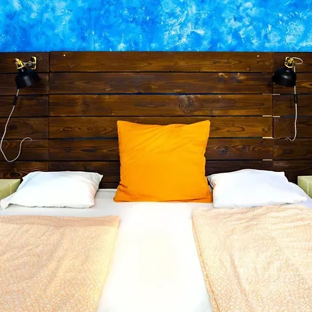 Hedonist Lodge