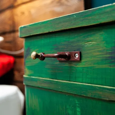 Апарт-отель Hedonist Lodge