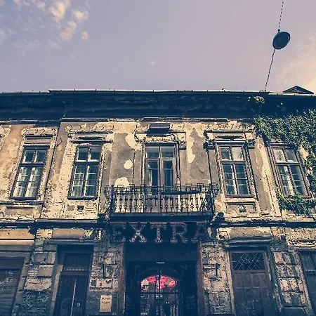 Hedonist Lodge Aparthotel