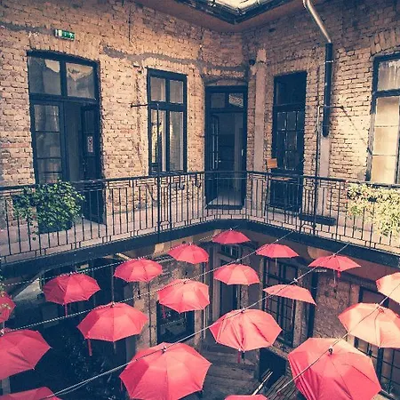 Hedonist Lodge Aparthotel Budapest