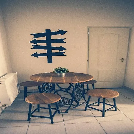 Hedonist Lodge Aparthotel 3*