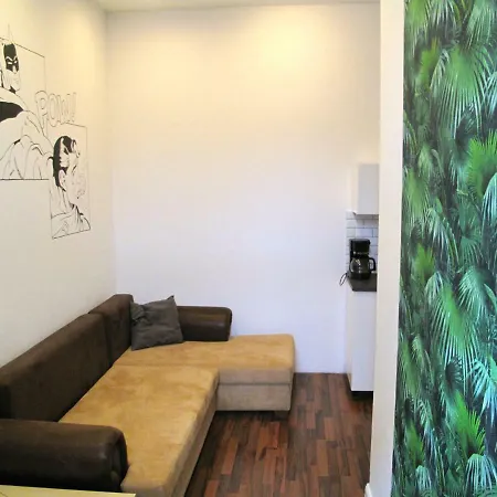 Апарт-отель Hedonist Lodge