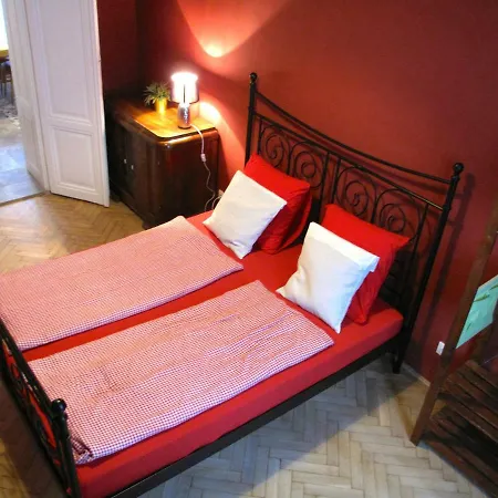 Hedonist Lodge Апарт-отель Будапешт