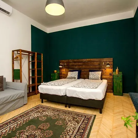 Hedonist Lodge