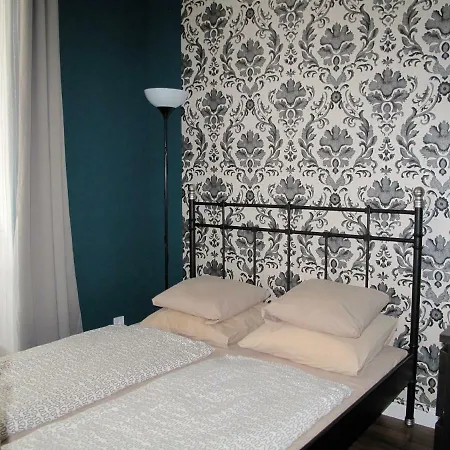 Hedonist Lodge Aparthotel